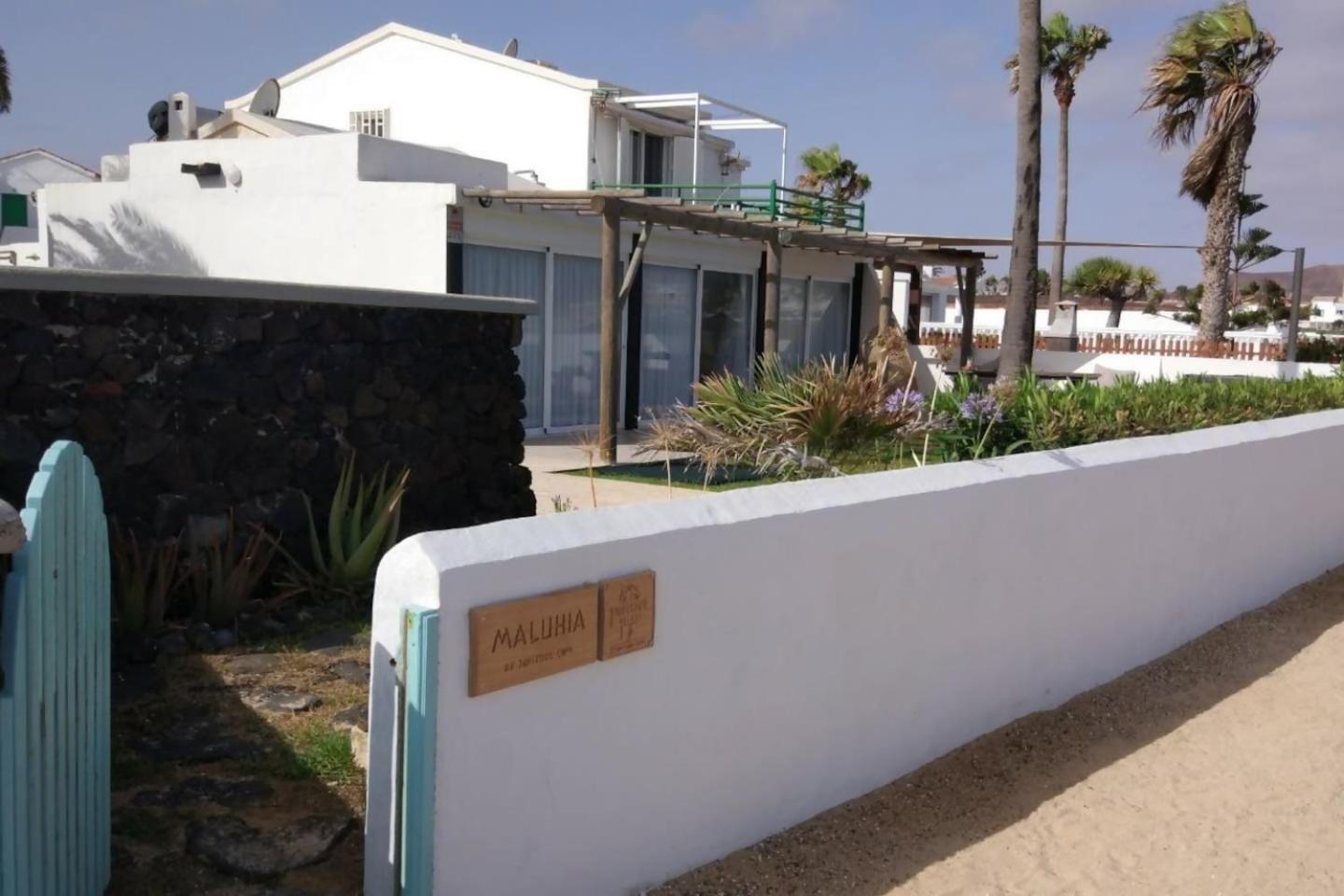 Villa Maluhia Frente Al Mar Y Jacuzzi Corralejo Exterior photo