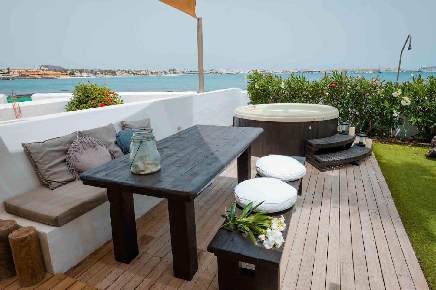 Villa Maluhia Frente Al Mar Y Jacuzzi Corralejo Exterior photo