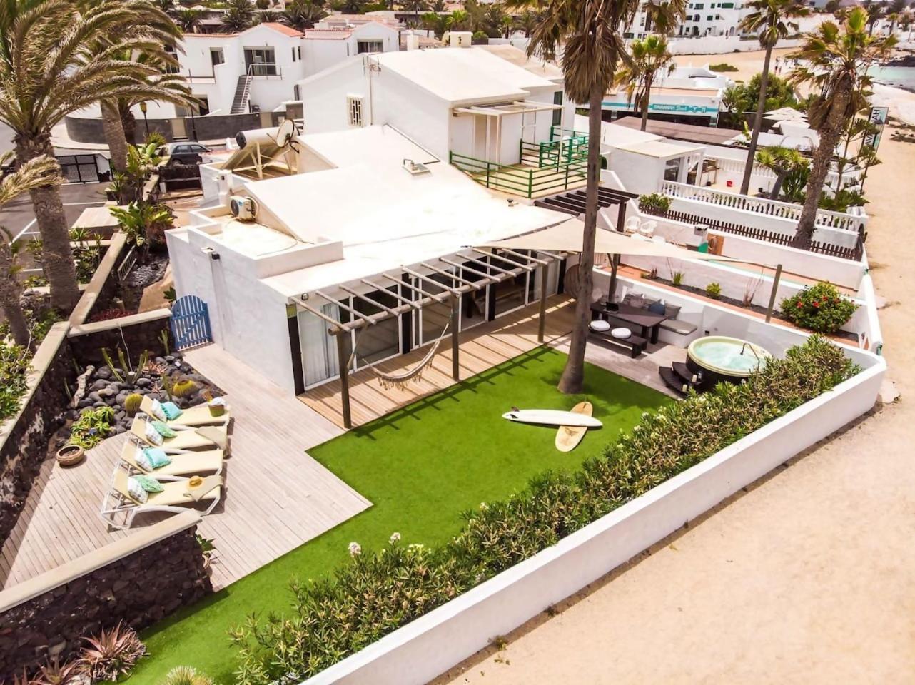 Villa Maluhia Frente Al Mar Y Jacuzzi Corralejo Exterior photo